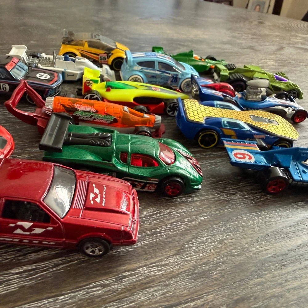 Hot Wheels Matchbox Diecast Car Lot Mixed Vehicles Racing Cars Mattel Track Fast